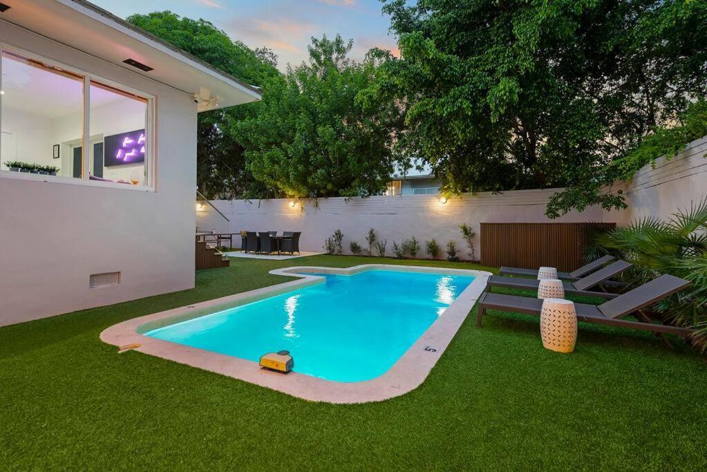 Beautiful Villa With Heated Pool Must Seen! Miami Exterior photo